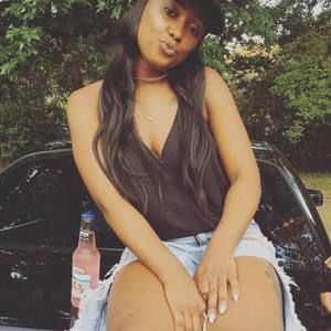 Meet your Posher, Alisha